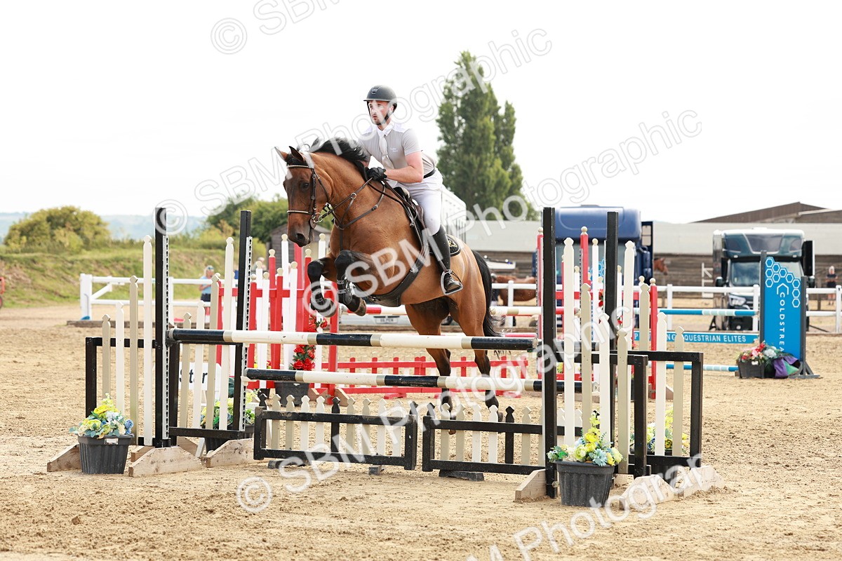 SBM_016888 - Class 20 - Senior Newcomers - 1.10m