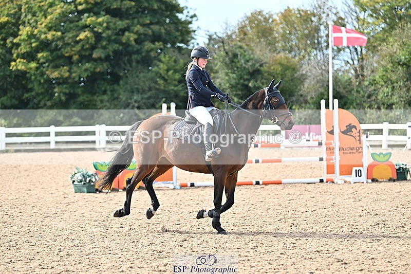 241004A-124132-02011 - Fri 09 95cm Amateur Quals