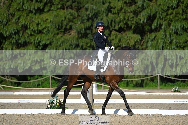 230526-171926-07566 - 262-TREAMBLE-Finn_Healy-WEDTrotUp+DR