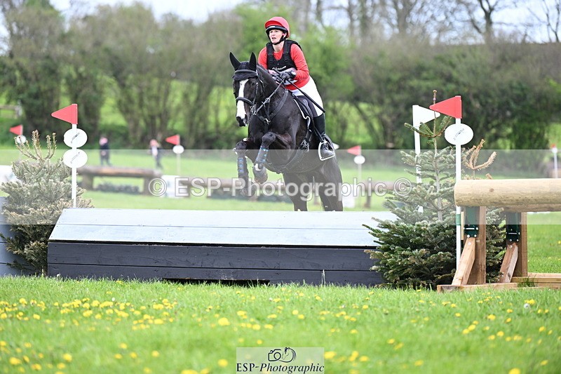 250419-162124-13388 - 673-Sarah.Whitehead-SHAKE.HIM.UP