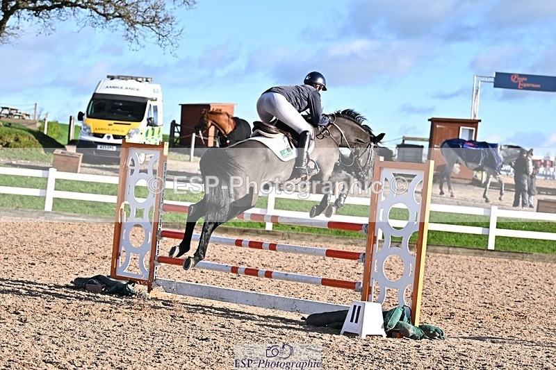 251119-132250-00458 - Cls 4 Newcomers and 1.10m Open