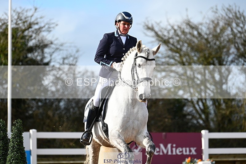 240218A-135656-08520 - 120-PAULA.LEE-Deseado.Santo