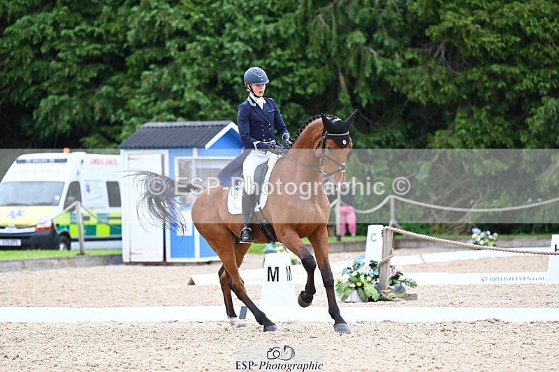 240524-090344-07647 - 501-BRUNO_FG-Edie_Campbell