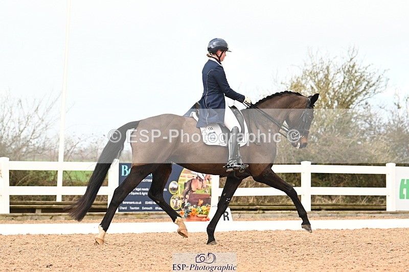 240218A-123018-07158 - 160-Abbie.Newbury-Seagry.Firstamour