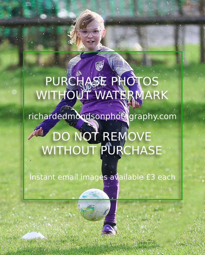 533A3104 - Kendal United Girls Under 10's vs Lune Valley Lightning Under 10's