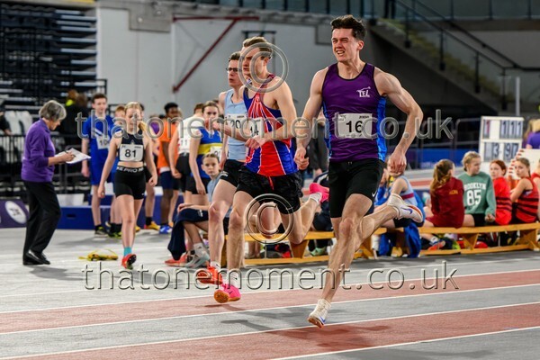 CombiMast25-913156 - Track Male Set One