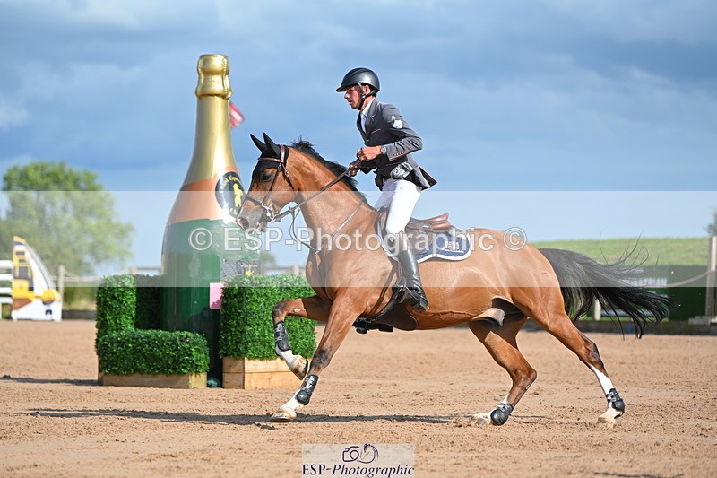 230721A-171131-08020 - Cls 10, 2 Star Big 1.45m Break to End