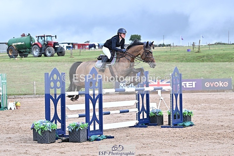 250731-105946-00484 - Cls 02 Snr Fox 1st Rnd