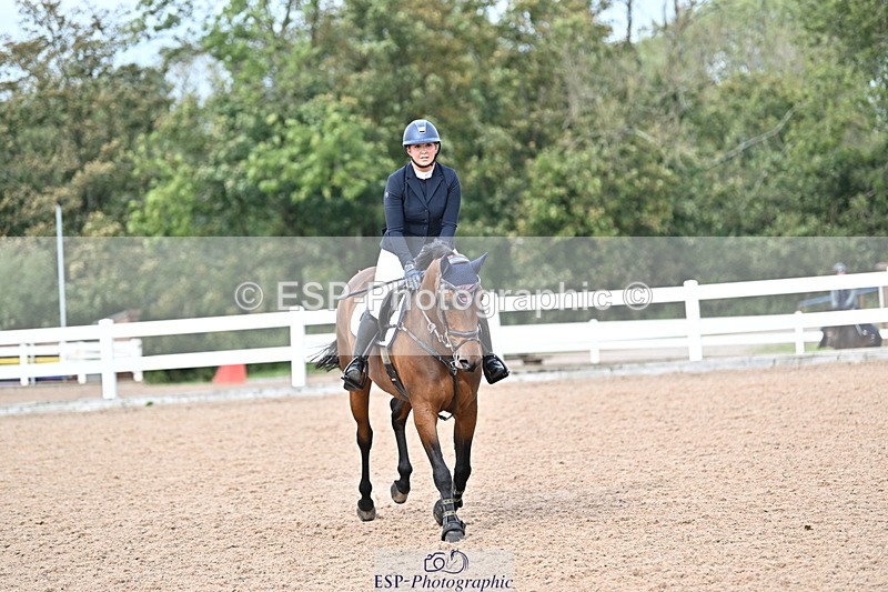 241004A-140727-02480 - Fri 11 1.10m amateur Quals