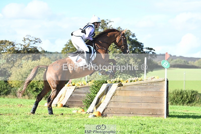 231022-144017-29058 - 305-CHILLI.KNIGHT-Gemma.Stevens-XC