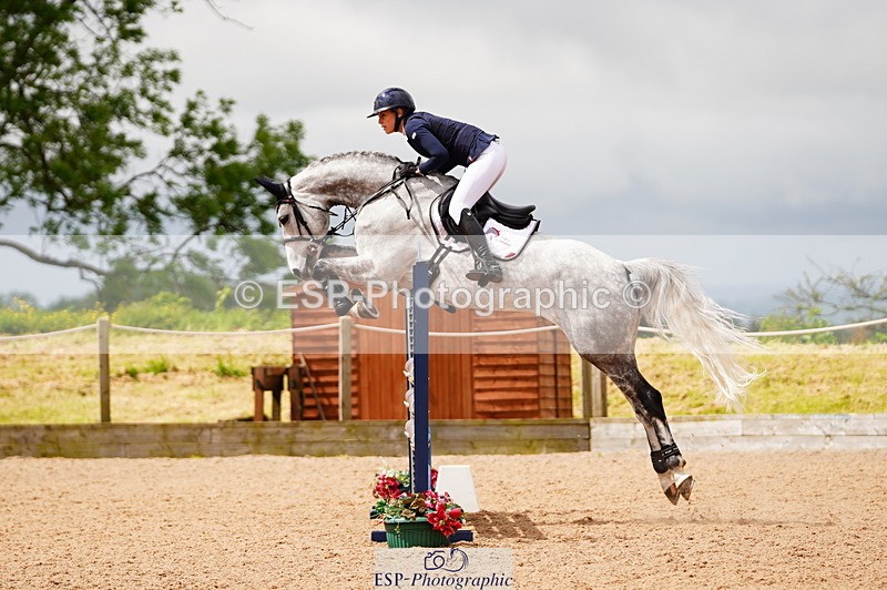 240526A-113456-07833 - Cls 26 Chard Equ 1.05m and 1.10m Grand Prix