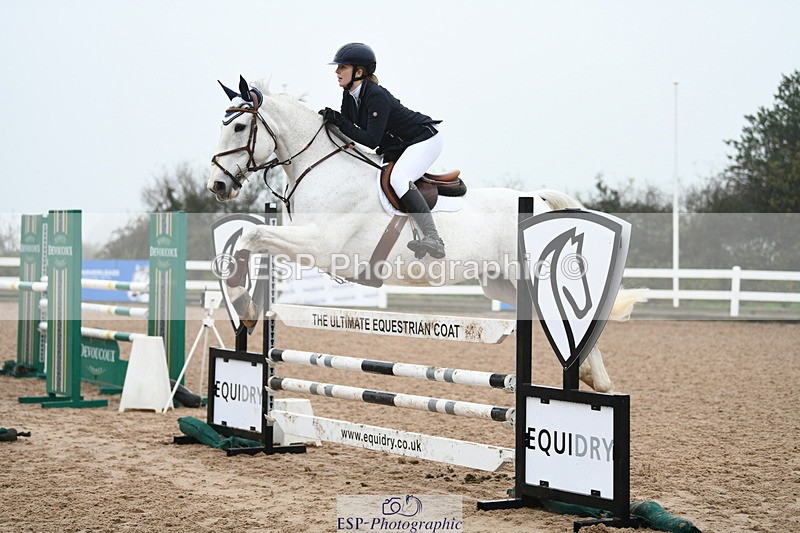 241103A-104535-07567 - SUN Cls 21 Snr Newcomers and 1.10m Open