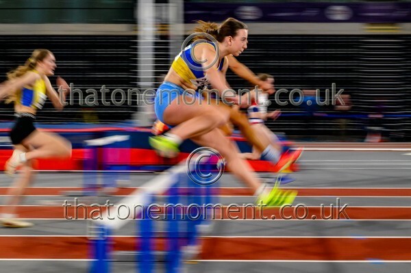 CEInv26-817282 - Track Female