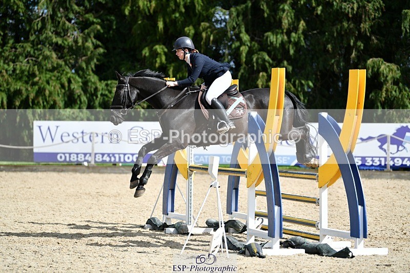 240324-130357-02764 - Cls 9 Snr 1.05m Open