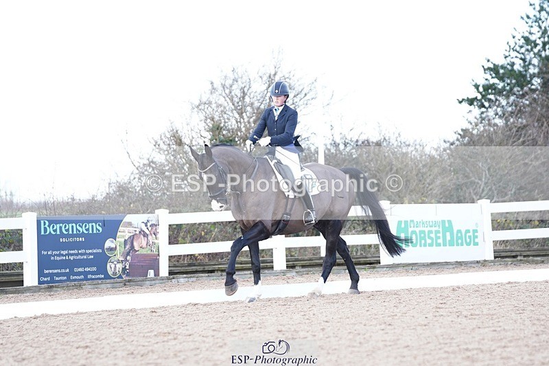 241214-125724-00540 - 144-Natasha.Rumble-Week.Orchard.Leo