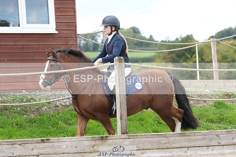 250921-145833-03756 - Cls 20 Pony 80cm Derby