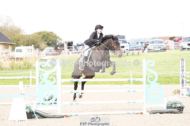 241004A-151208-00909 - Fri 04 Snr Fox & 1.20m Open