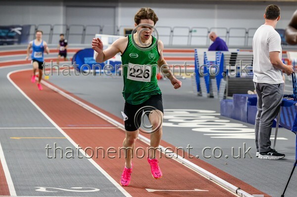StudInd-913972 - Track Male Set One