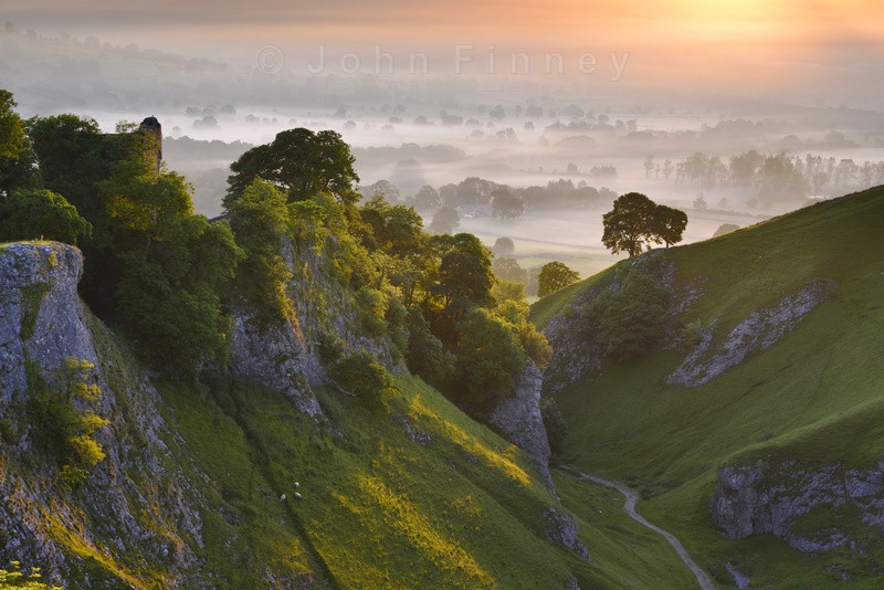 Cave Dale sunrise, Castleton, Peak District. - Peak District & surrounding area