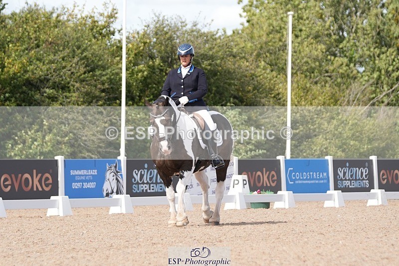 250906-135208-03410 - 106-Lucy.HamblettGalliano.Gold.Dust