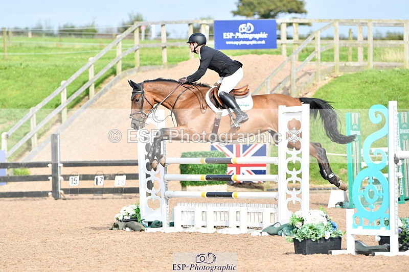 240915A-163615-11047 - Cls 30 Snr Foxhunter