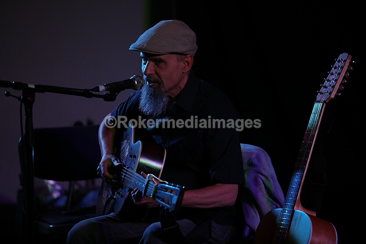 FOLK N BLUES-548 - FOLK and BLUES SEPT 2022