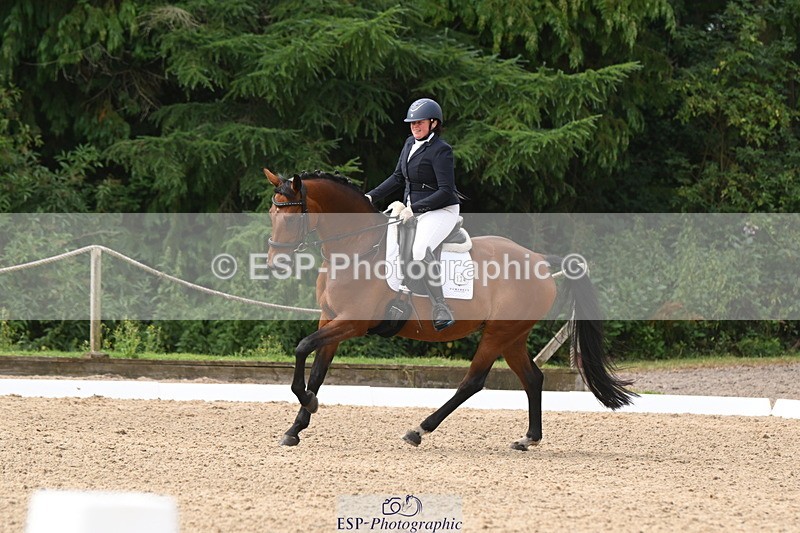 250719A-105239-04081 - 134-Carly.Moore-Taylors.Park.De'.Debutant