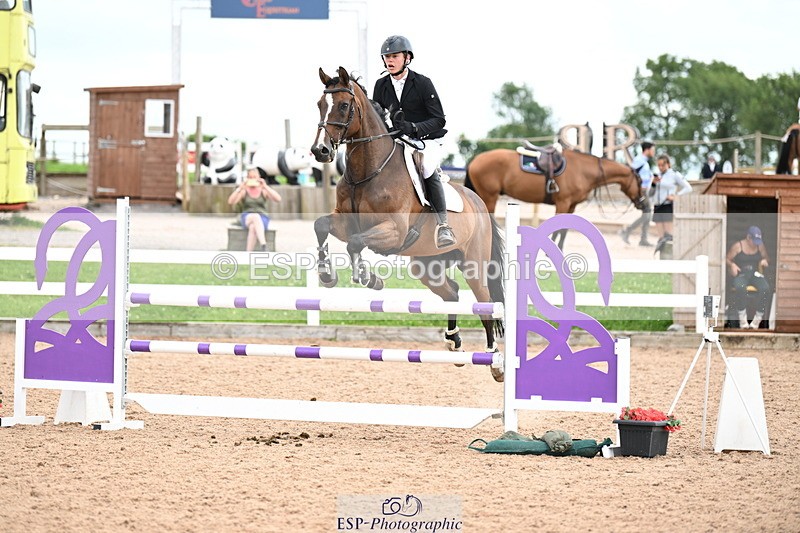 240802A-133549-04629 - Cls 25 1.05m Amateur Qualifier