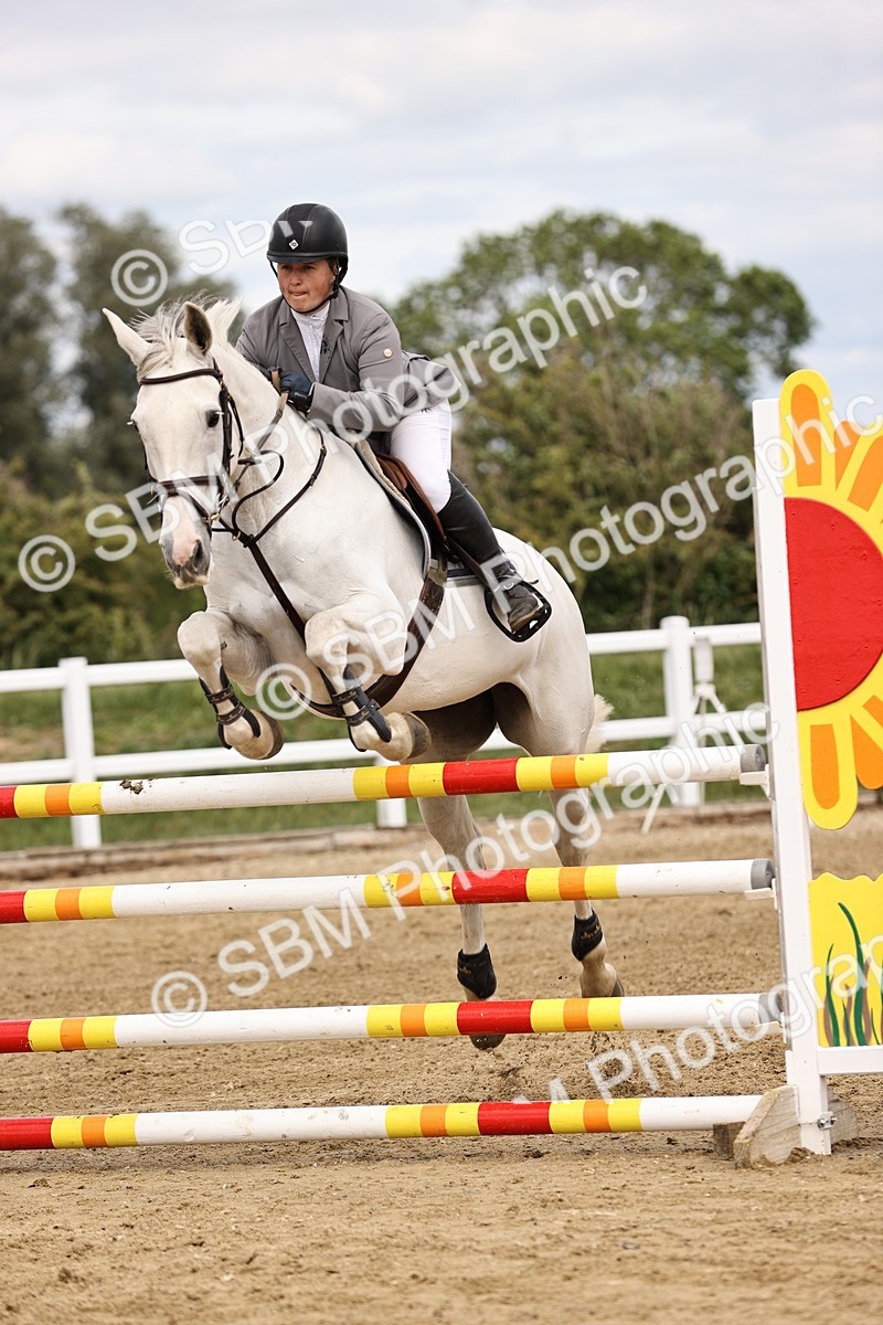 SBM_003330 - Class 11 - Senior Newcomers - 1.10m