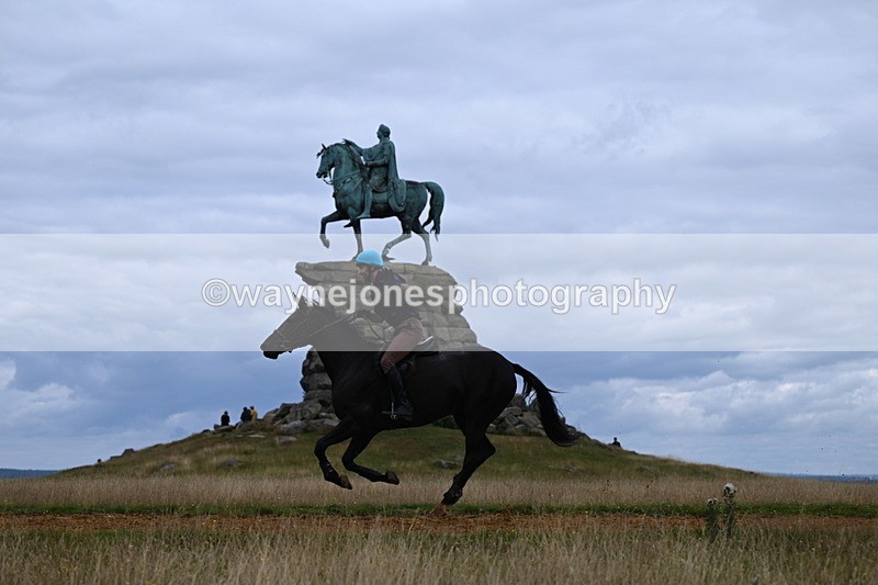 DSC_6502 - Time at Statue 12:17 to 12:44