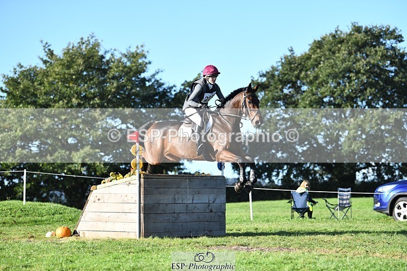 231022-103810-25663 - 228-CHEVALIAN.DUCATI-Hannah.Hobhouse-XC