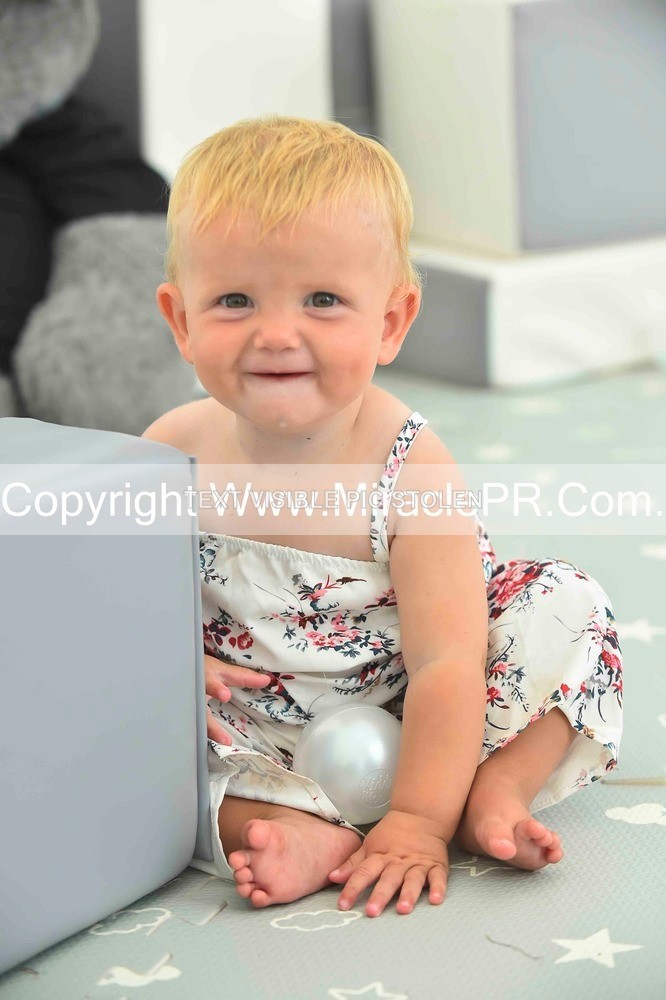SH4_2087 - Bonny baby competition.
