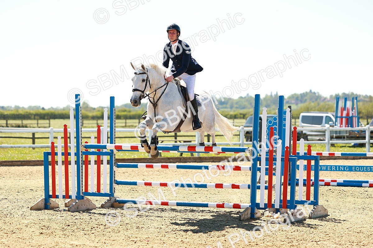 SBM_001429 - Class 4 - Senior Newcomers 1.10m