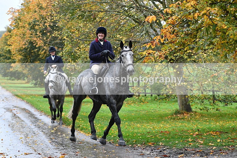 WJ5_6388 - B&B walk back for Hunt Tea !