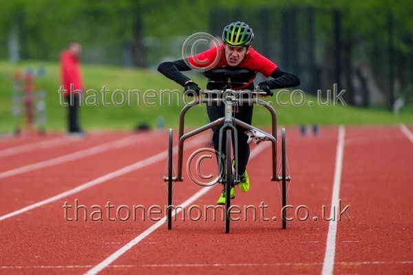 Opener25-924370 - Track Male