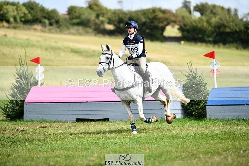 250831-142115-10377 - O-709-Cecilia.Behagg