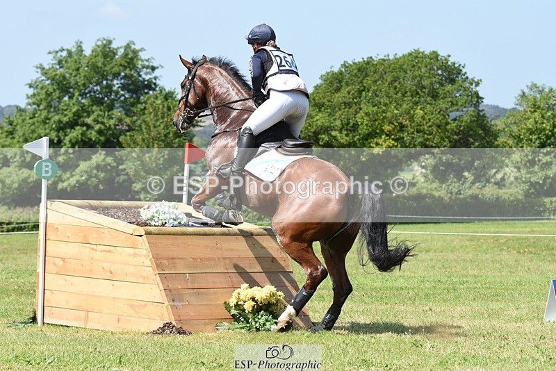 230527-105900-08766 - 264-BALLADEER_JUST_FOR_KICKS-Ellie_Healy-XC