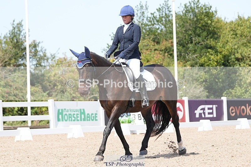 250817-131615-09626 - 195-Jacqui.BoltMocha.Fountain