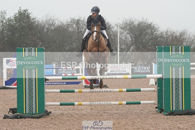 251207-120516-01959 - Cls 20 Snr Newcomers and 1.10m