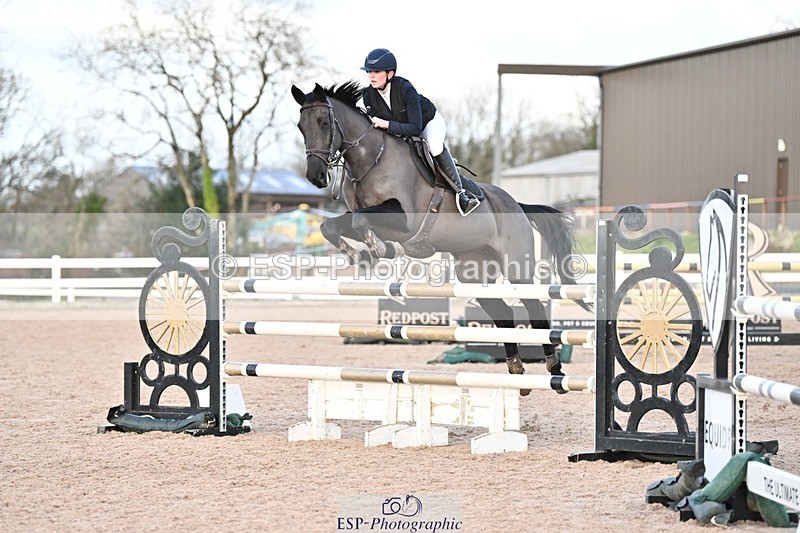 241208-141458-01906 - Cls 22 Foxhunter and 1.20m Open