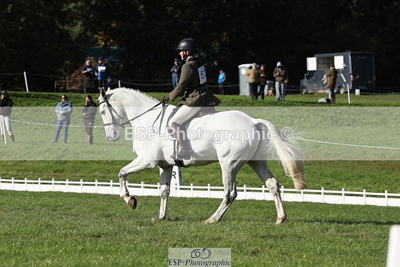 251024A-143838-14248 - G-572-Laura.Pitman With Trot Up
