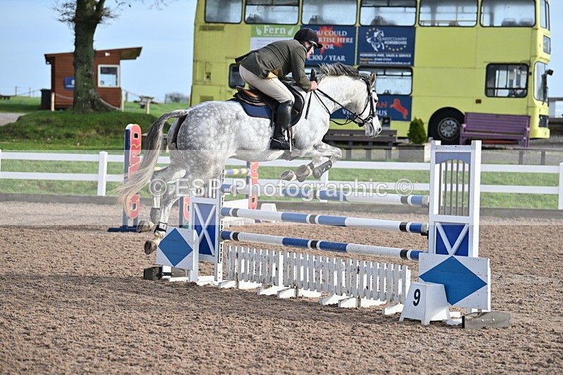 231208A-121555-00628 - Cls 5 Newcomers & 1.10m Open