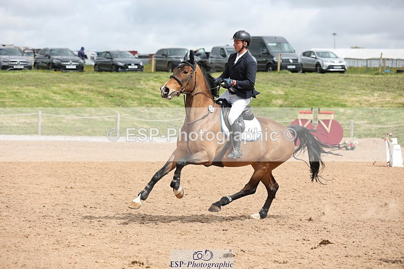 240419A-123249-07293 - Cls 6, 2 Star Medium Tour 1.35m