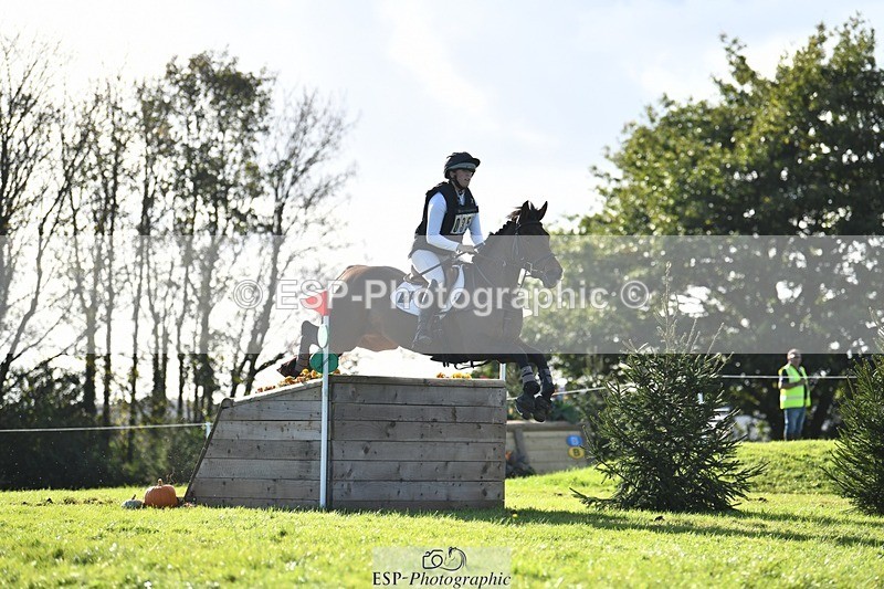 231022-150926-29124 - 352-GREANNANSTOWN.QUARRYMAN.GIRL-Grace.Taylor-XC