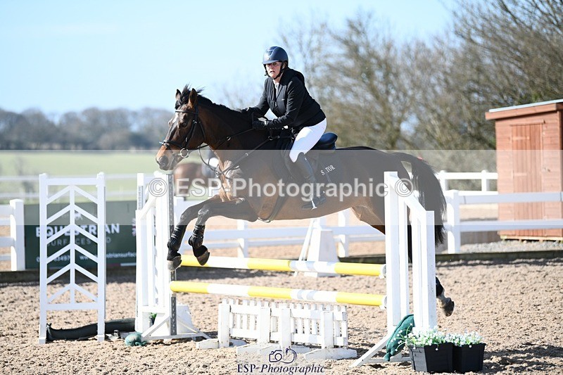 250330-102842-06127 - Cls 32 British Novice and 90cm
