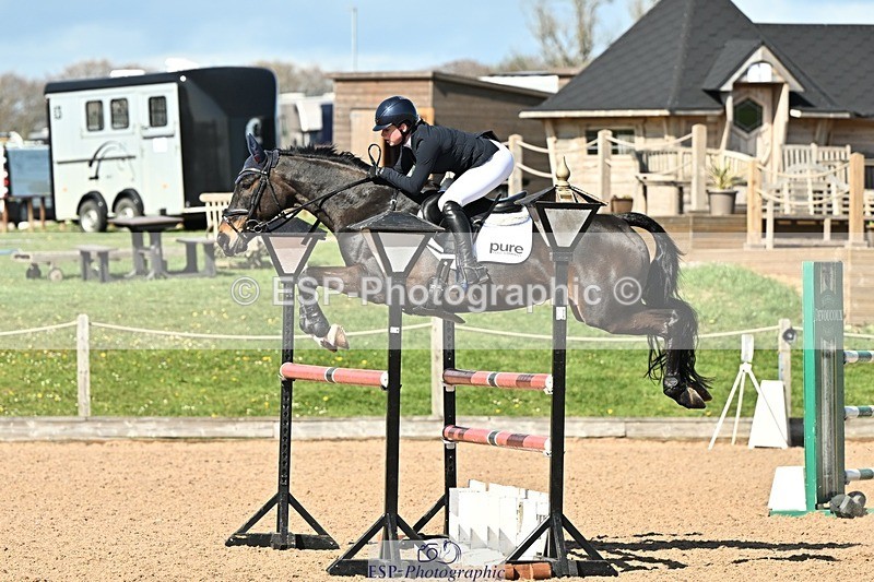 250416-154730-01826 - Cls 6 Foxhunter and 1.20m