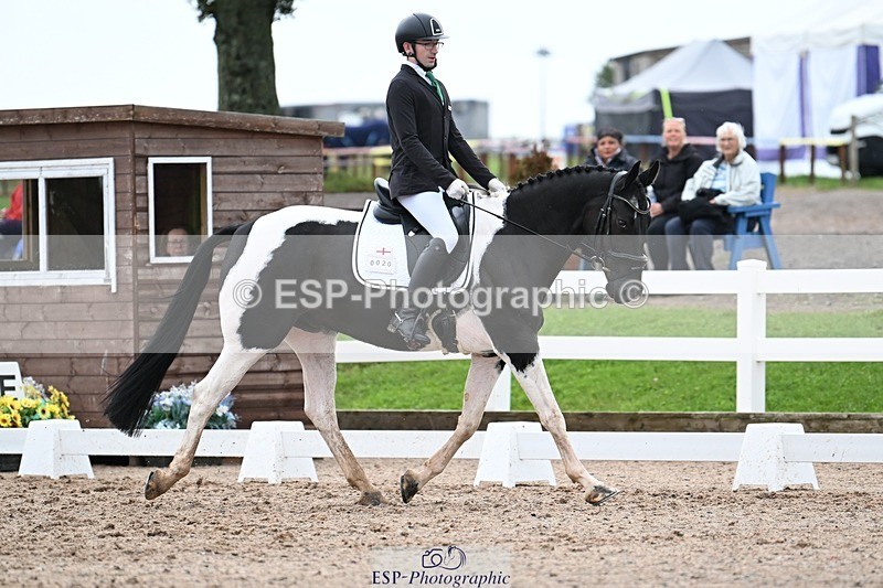 250907-115941-07317 - 020-Leo.De-ValentinoBarfields.Cosmopolitan