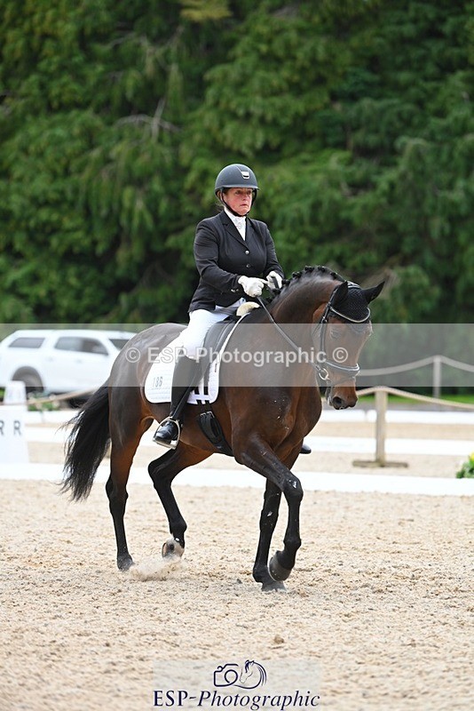 230813-175312-08770 - Cls 14 Medium Silver 16.45 to End