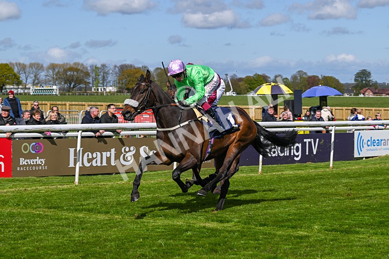 250424-Race 3-Dambuster-1011 - Race 3