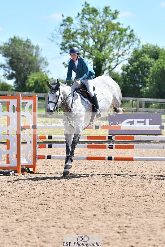 240609A-125005-05385 - Cls 18 Snr Newcomers and 1.10m Open